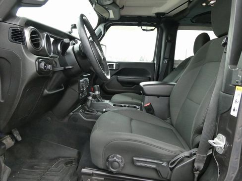 Used 2019 Jeep Wrangler Sport image 16