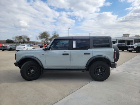 Used 2023 Ford Bronco Wildtrak image 4