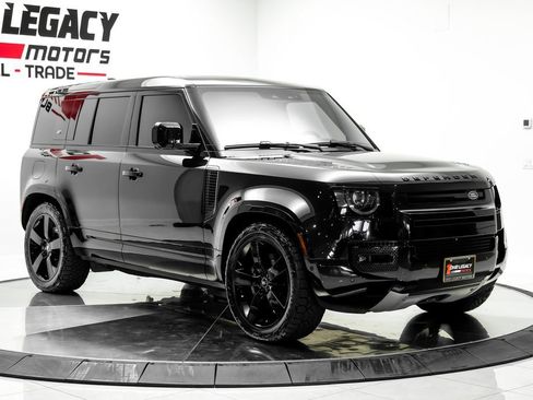 Used 2024 Land Rover Defender 110 V8 AWD/4WD image 3