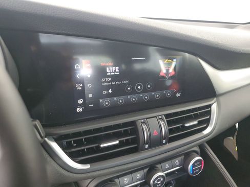 Used 2024 Alfa Romeo Giulia Ti w/ Active Assist Plus Package image 38