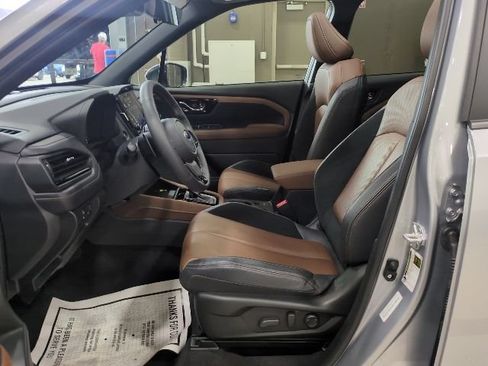 Used 2025 Subaru Forester Touring AWD/4WD image 14