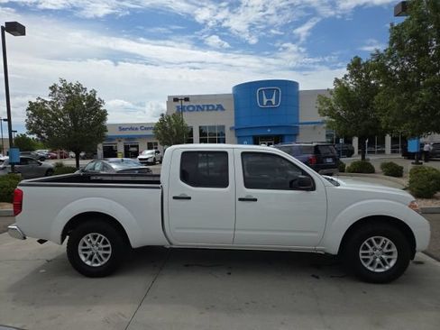 Used 2017 Nissan Frontier SV w/ SV Value Truck Package RWD image 4