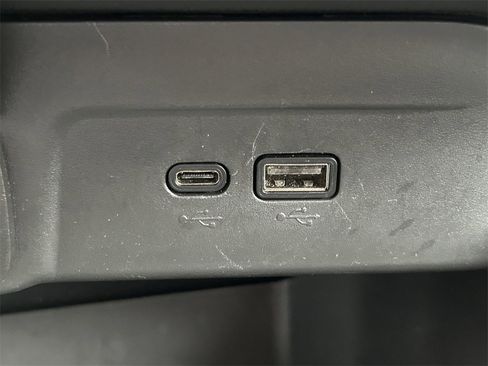 Used 2025 Chevrolet Trax LT image 26