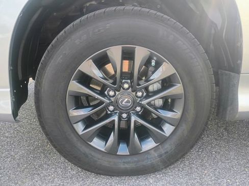 Used 2022 Lexus GX 460 Premium w/ Premium Package AWD/4WD image 15