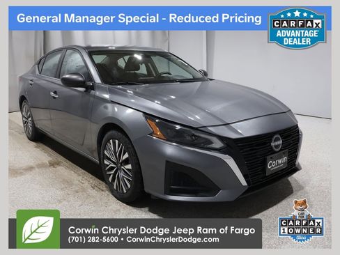 Used 2024 Nissan Altima 2.5 SV image 1