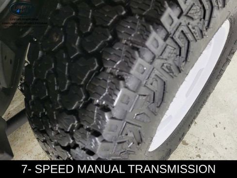 Used 2025 Ford Bronco Heritage Edition AWD/4WD image 11