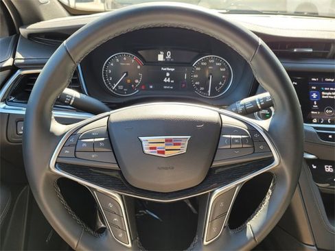 Used 2025 Cadillac XT5 Premium Luxury image 37