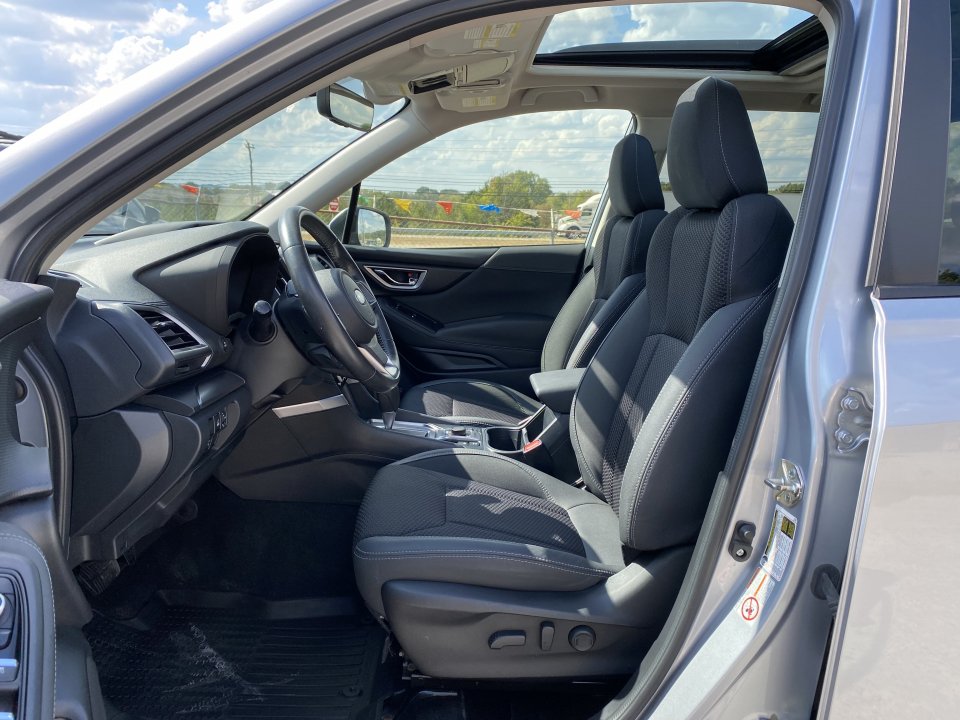 Used 2019 Subaru Forester Premium AWD/4WD image 9