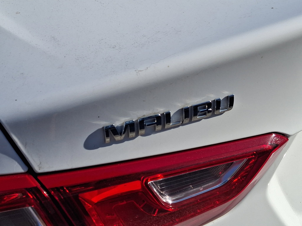 Used 2025 Chevrolet Malibu LT FWD image 3