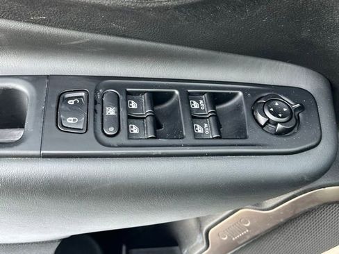 Used 2023 Jeep Renegade Latitude image 22