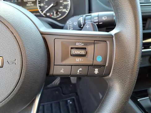 Used 2024 Nissan Rogue SV image 20