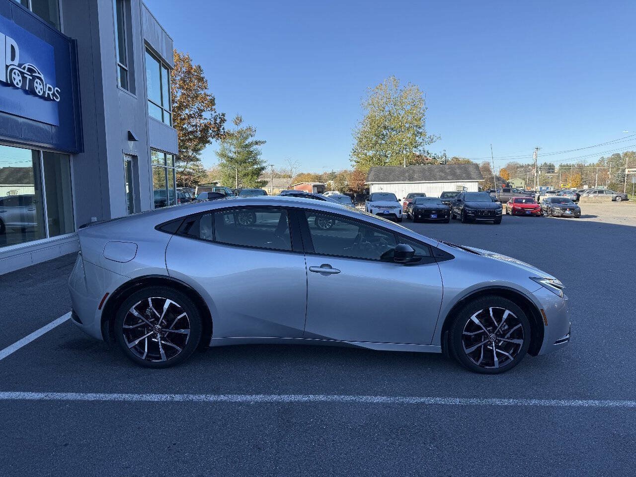 Used 2024 Toyota Prius Prime FWD image 6