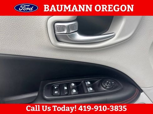 Used 2018 Jeep Compass Limited w/ Navigation Group AWD/4WD image 17
