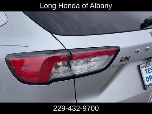 Used 2020 Ford Escape Titanium w/ Titanium Premium Package 2.0 AWD/4WD image 10