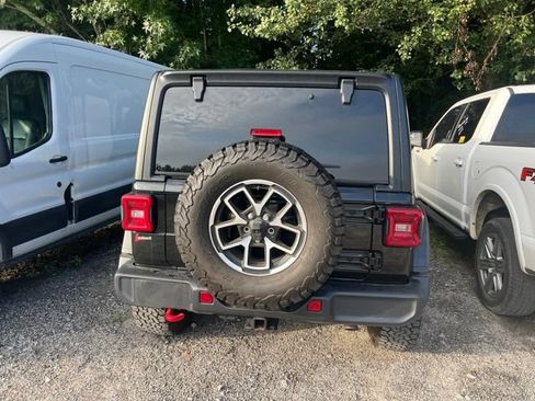 Used 2024 Jeep Wrangler Unlimited Rubicon w/ Convenience Group AWD/4WD image 10