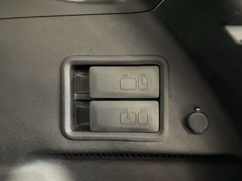 Used 2022 Chevrolet Equinox RS w/ RS Leather Package image 26