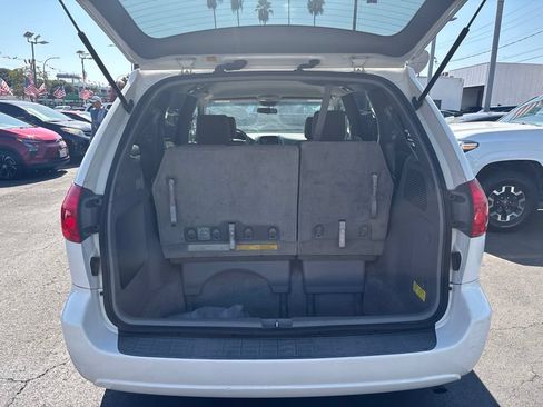 Used 2008 Toyota Sienna LE FWD image 10