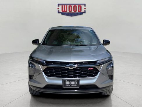 Used 2025 Chevrolet Trax RS w/ Sunroof Package FWD image 5