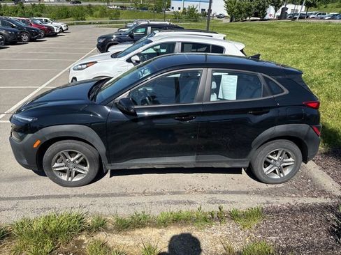 Used 2023 Hyundai Kona SE w/ Cargo Package AWD/4WD image 2