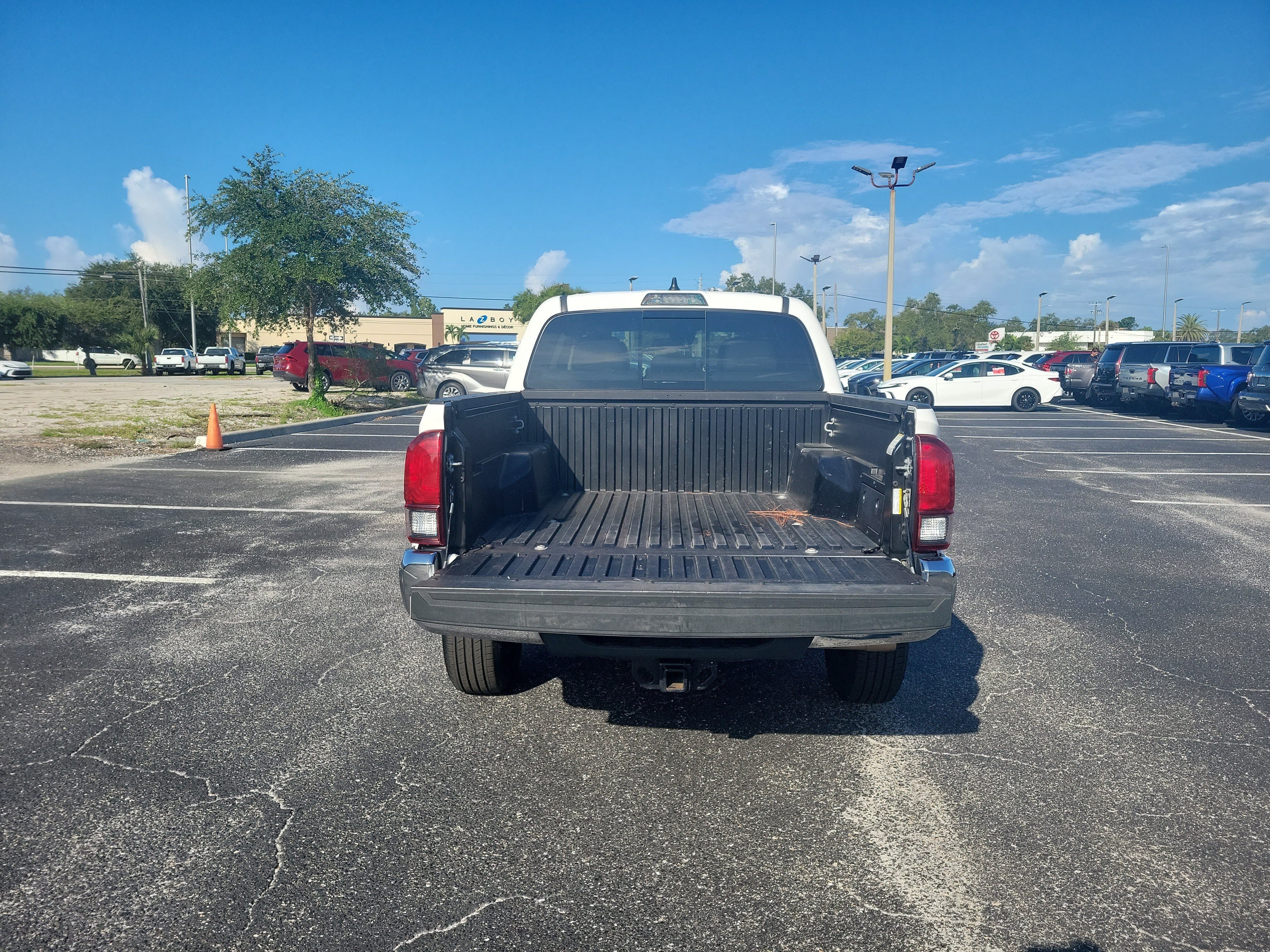 Used 2021 Toyota Tacoma SR5 RWD image 10