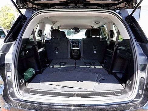 Used 2023 Jeep Grand Cherokee L Laredo RWD image 13