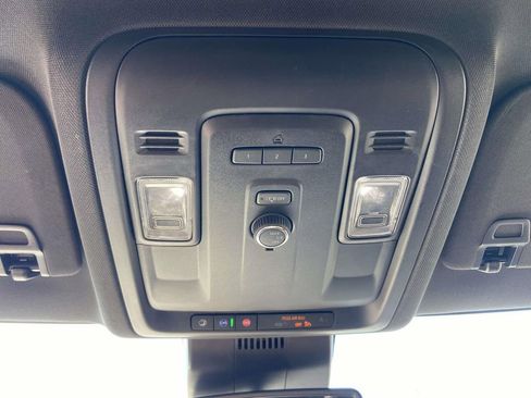 Used 2023 GMC Yukon SLT image 13