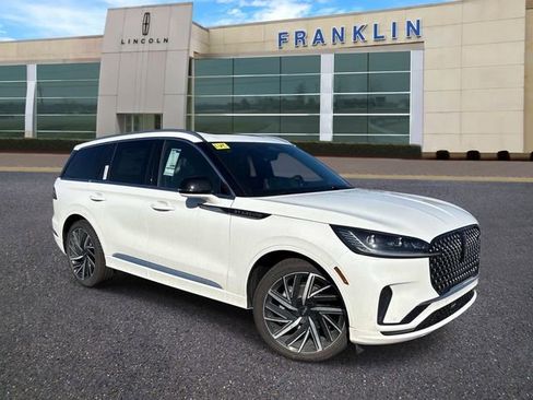 New 2026 Lincoln Aviator Black Label w/ Dynamic Handling Package AWD/4WD image 1