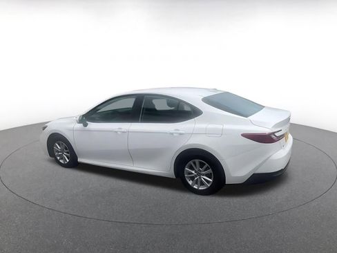 Used 2025 Toyota Camry LE FWD image 8