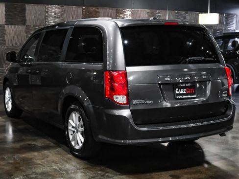 Used 2018 Dodge Grand Caravan SXT FWD image 9