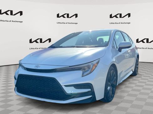 Used 2023 Toyota Corolla SE w/ SE Premium Package FWD image 1