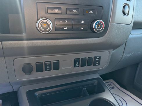 Used 2020 Nissan NV 2500 SV image 12