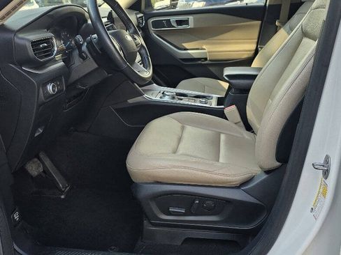 Used 2020 Ford Explorer XLT w/ Equipment Group 202A AWD/4WD image 11