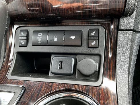 Used 2016 Chevrolet Traverse LT AWD/4WD image 32