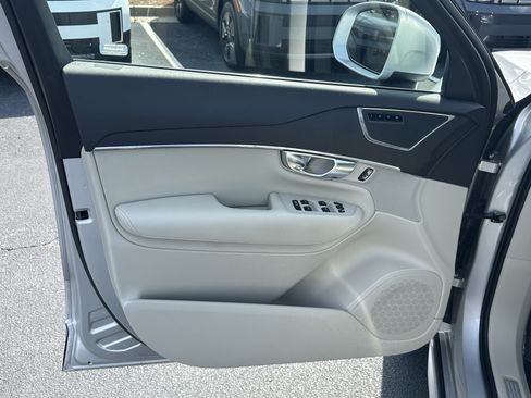 Used 2020 Volvo XC90 T6 Momentum AWD/4WD image 10