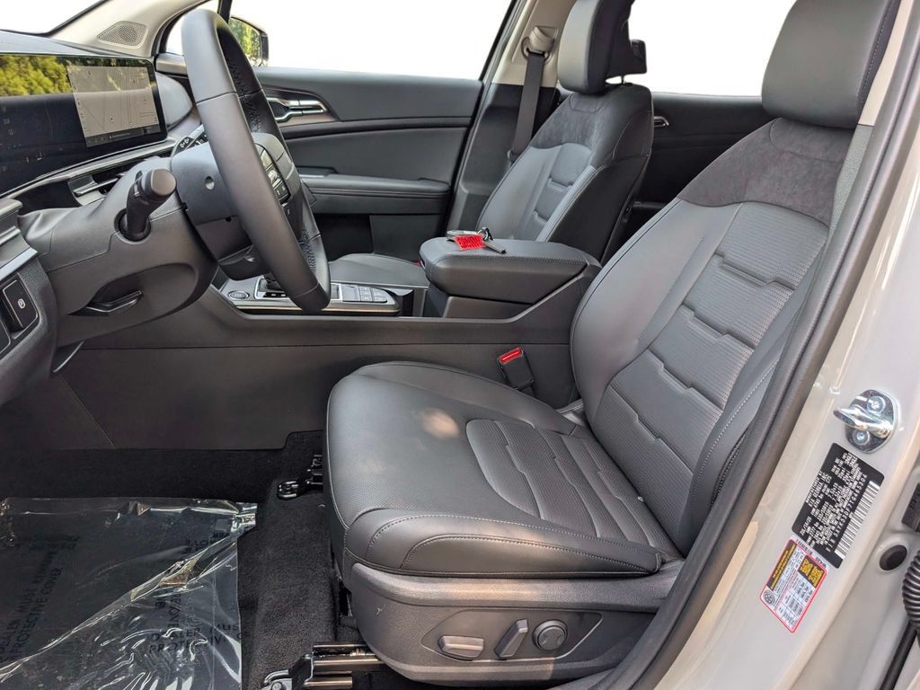 New 2026 Kia Sportage SX FWD image 17