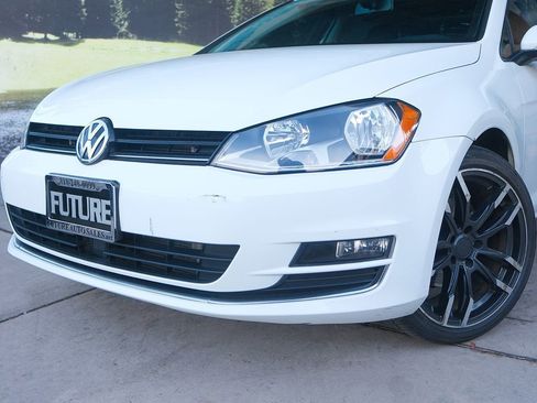 Used 2017 Volkswagen Golf SEL image 8