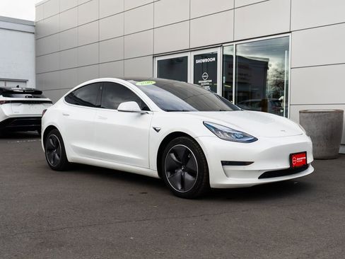 Used 2020 Tesla Model 3 Long Range AWD/4WD image 24