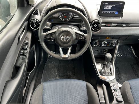 Certified 2020 Toyota Yaris LE image 14