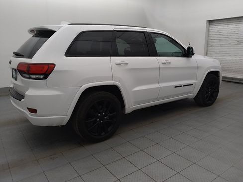 Used 2019 Jeep Grand Cherokee Altitude RWD image 10