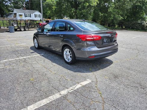 Used 2016 Ford Focus SE FWD image 16