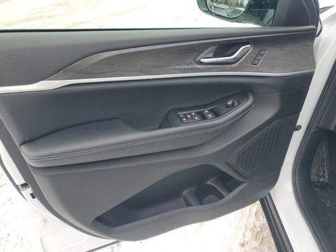 New 2025 Jeep Grand Cherokee L Limited AWD/4WD image 8