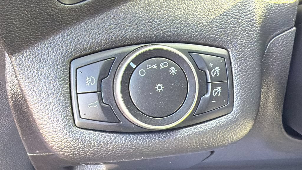 Used 2017 Ford Escape SE w/ SE Sport Appearance Package AWD/4WD image 30