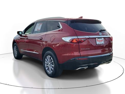 Used 2024 Buick Enclave Premium image 3