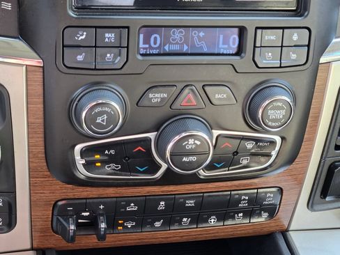 Used 2016 RAM 1500 Laramie w/ Convenience Group AWD/4WD image 26