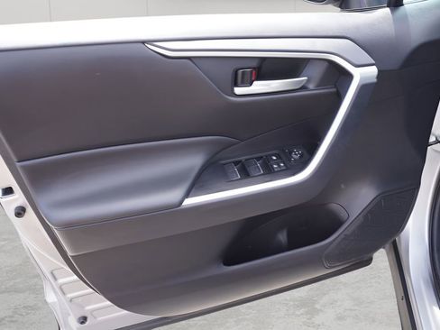 Used 2025 Toyota RAV4 XLE image 14