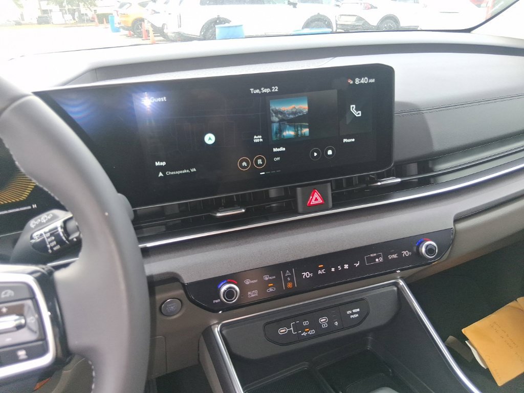 Certified 2026 Kia Carnival EX FWD image 14