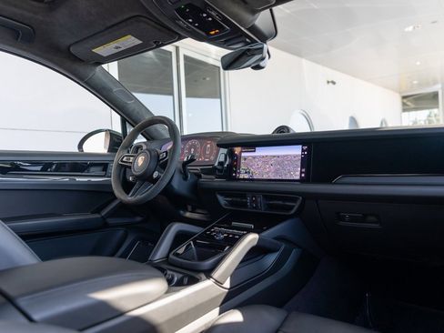 Certified 2025 Porsche Cayenne GTS image 26