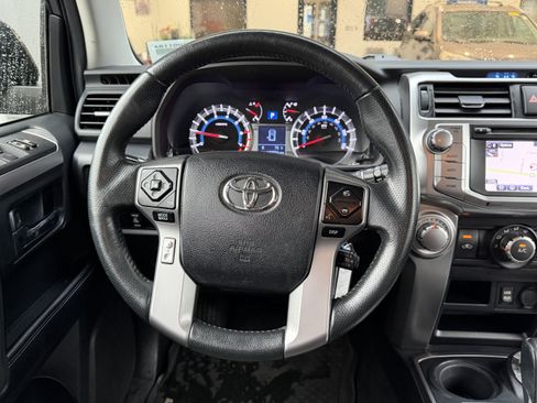 Used 2019 Toyota 4Runner SR5 AWD/4WD image 35