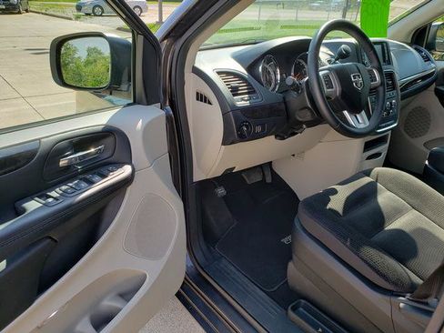Used 2017 Dodge Grand Caravan SE w/ Power Window Group FWD image 10