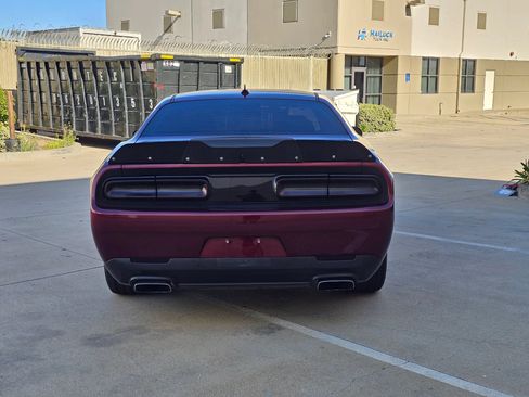 Used 2019 Dodge Challenger R/T Scat Pack RWD image 6